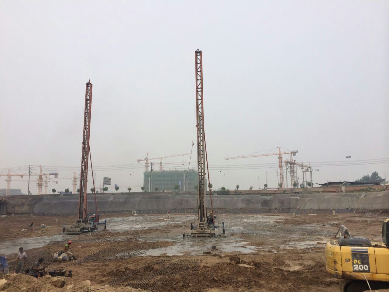 施工中的抗浮锚杆